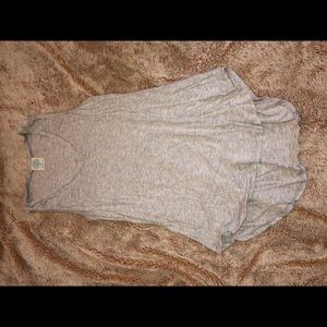 grey top